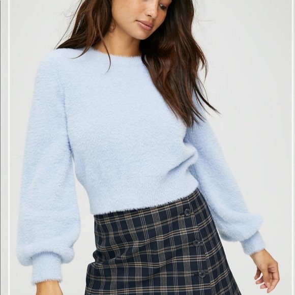 Aritzia Sunday Best Black Cozy Fuzzy Knit Fall/Winter/Spring Kitten Crop Sweater - Picture 6 of 13